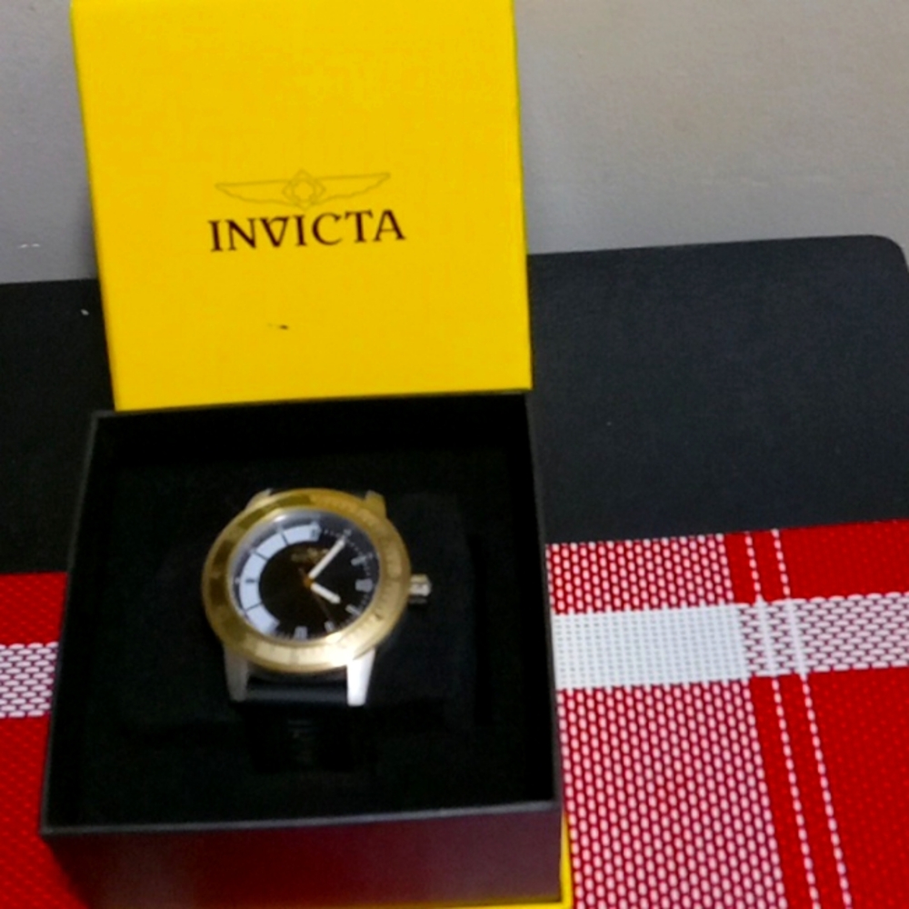 INVICTA. INVICTA.